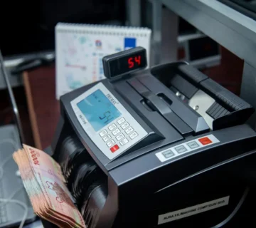 ماكينات عد النقود وكشف التزوير المعتمدة money counting machine الهرم